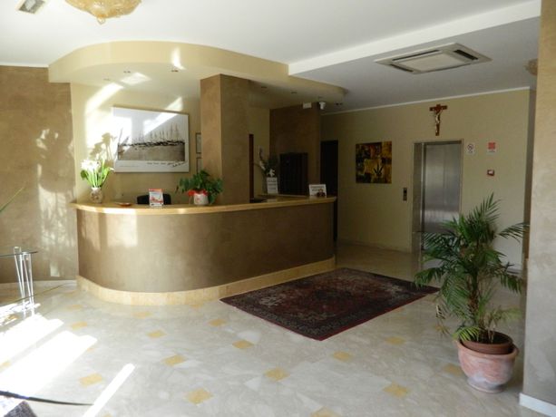 Imagen de los interiores del Hotel Le Palme, Gioia Tauro. Foto 20