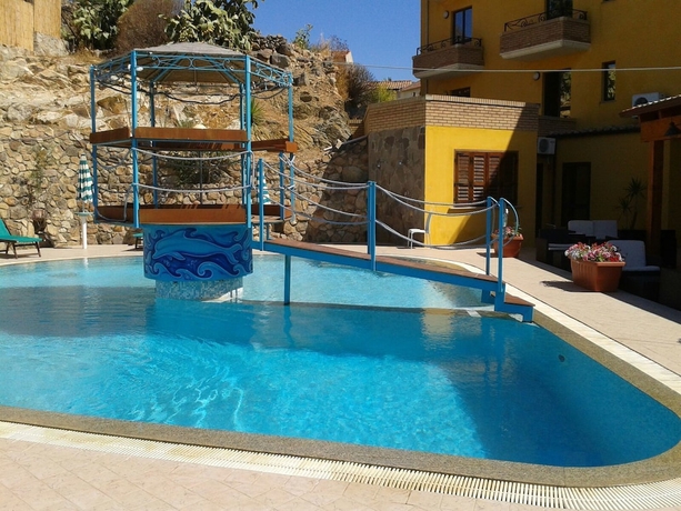 Imagen de la piscina del Hotel Le Palme, SANT'ANNA ARRESI. Foto 13