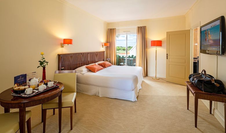 Imagen de la habitación del Hotel Le Palmyra Golf. Foto 6