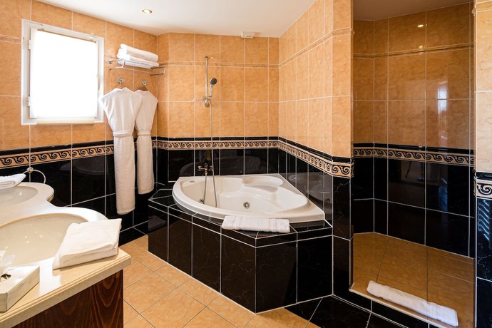 Imagen de la habitación del Hotel Le Palmyra Golf. Foto 17