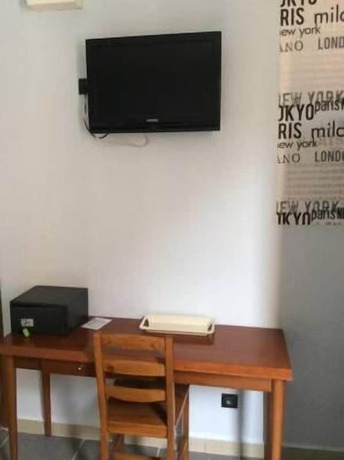 Imagen de la habitación del Hotel Le Paname Clichy. Foto 14