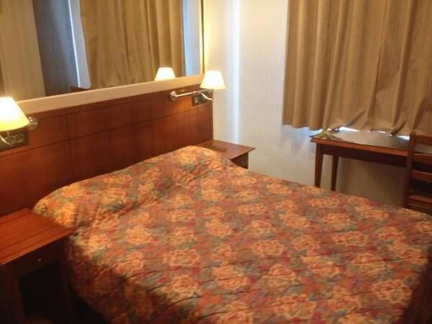 Imagen de la habitación del Hotel Le Paname Clichy. Foto 18