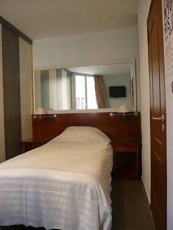 Imagen de la habitación del Hotel Le Paname Clichy. Foto 20