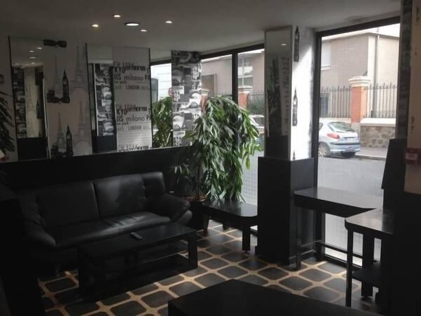 Imagen general del Hotel Le Paname Clichy. Foto 9