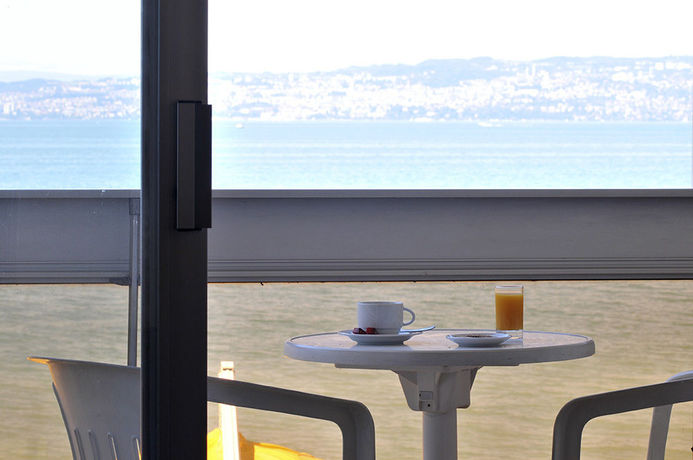 Imagen de la habitación del Hotel Le Panorama. Foto 10