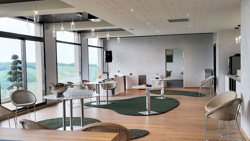 Imagen del bar/restaurante del Hotel Le Panoramic Hôtel. Foto 4