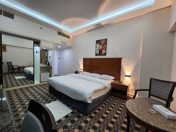 Imagen de los interiores del Hotel Le Paradise Palace. Foto 9