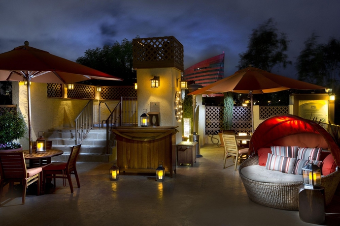 Imagen de la piscina del Hotel Le Parc At Melrose. Foto 16