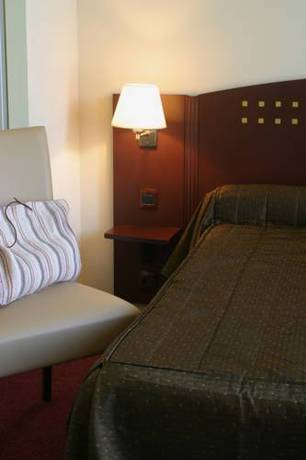 Imagen de la habitación del Hotel Le Parc Des Fees. Foto 6