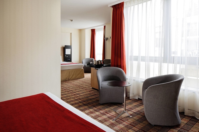 Imagen de la habitación del Hotel Le Parchamp, Paris Boulogne, a Tribute Portfolio. Foto 5