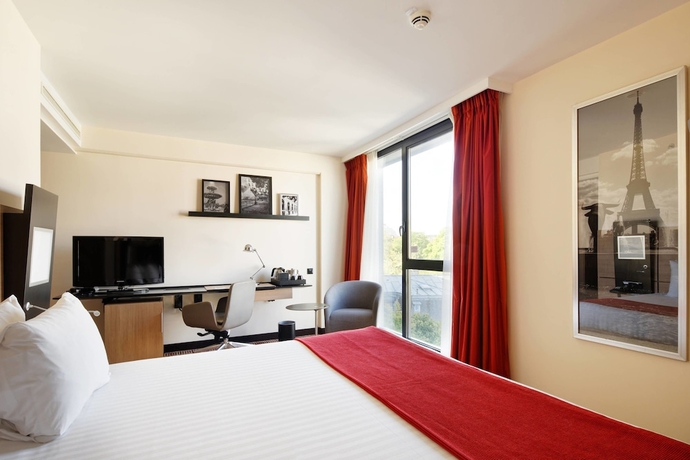 Imagen de la habitación del Hotel Le Parchamp, Paris Boulogne, a Tribute Portfolio. Foto 7