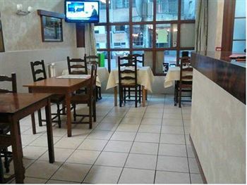 Imagen del bar/restaurante del Hotel Le Paris Brest. Foto 3
