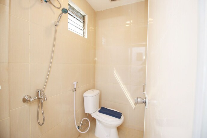 Imagen de la habitación del Hotel Le Paris Syariah Residence. Foto 19