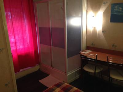 Imagen de la habitación del Hotel Le Parisien. Foto 3