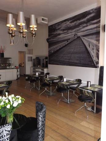 Imagen del bar/restaurante del Hotel Le Parisien, Ostende. Foto 7