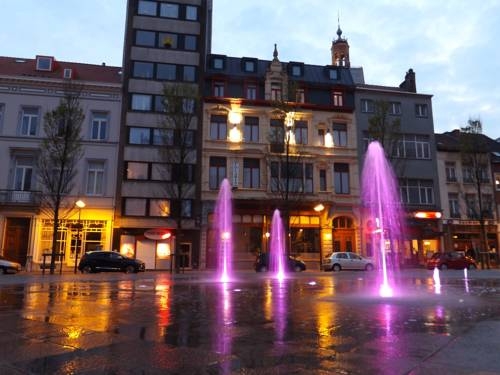 Imagen del bar/restaurante del Hotel Le Parisien, Ostende. Foto 8