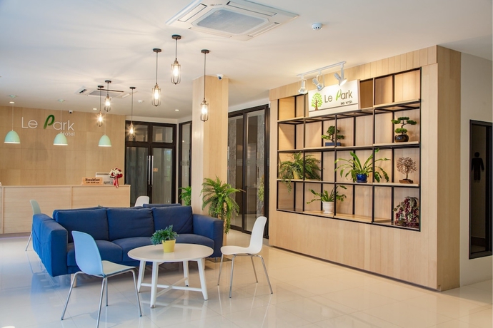 Imagen de los interiores del Hotel Le Park. Foto 17