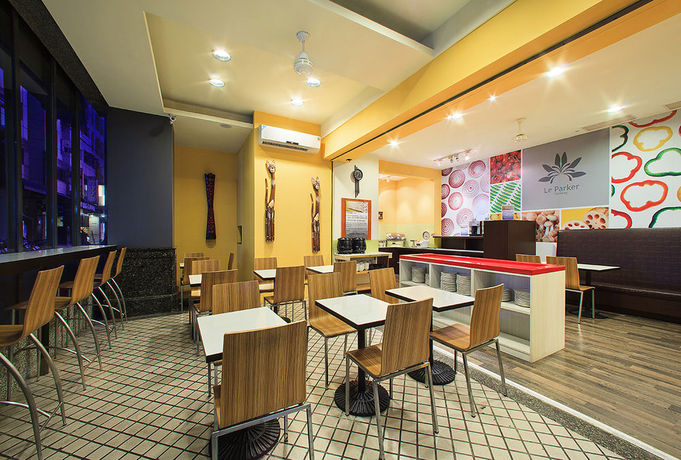 Imagen del bar/restaurante del Hotel Le Parker. Foto 4