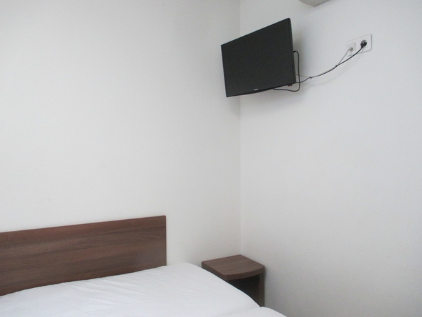 Imagen de la habitación del Hotel Le Pastel. Foto 2