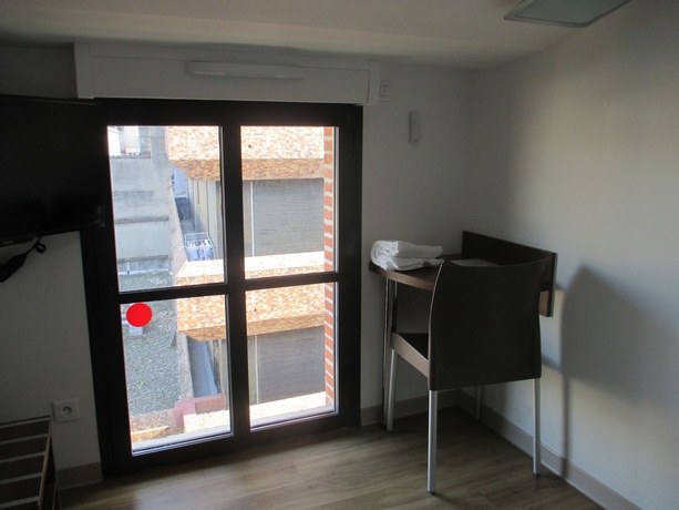 Imagen de la habitación del Hotel Le Pastel. Foto 6