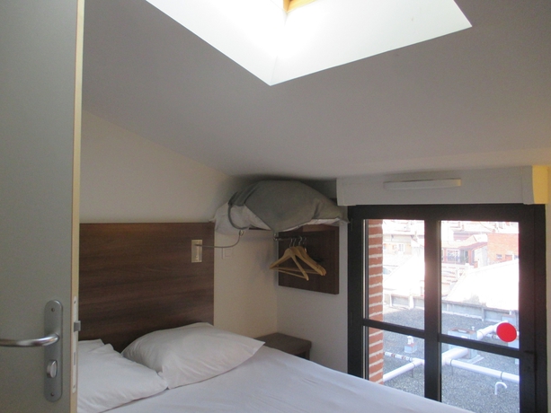 Imagen de la habitación del Hotel Le Pastel. Foto 13