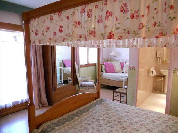 Imagen de la habitación del Hotel Le Patio, TH&Eacute;OULE-SUR-MER. Foto 10
