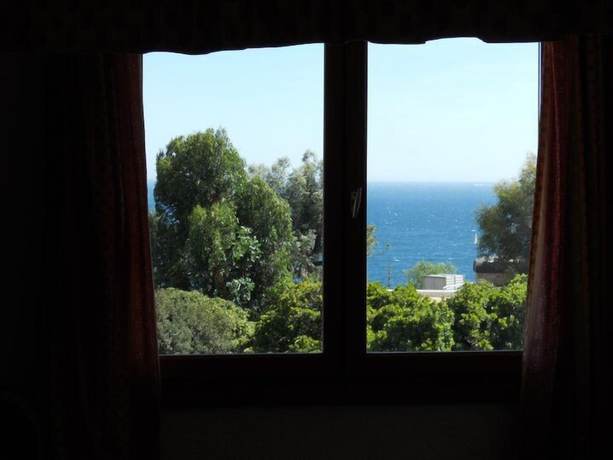 Imagen de la habitación del Hotel Le Patio, TH&Eacute;OULE-SUR-MER. Foto 15