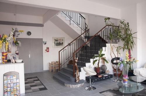 Imagen de los interiores del Hotel Le Pavillon Bleu, Royan. Foto 9