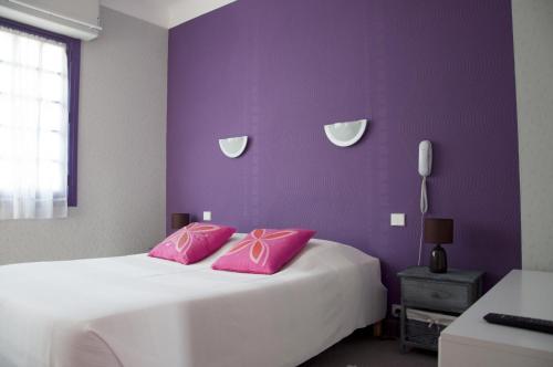 Imagen de la habitación del Hotel Le Pavillon Bleu, Royan. Foto 8
