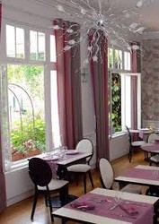 Imagen del bar/restaurante del Hotel Le Pavillon D enghien Qualys. Foto 2