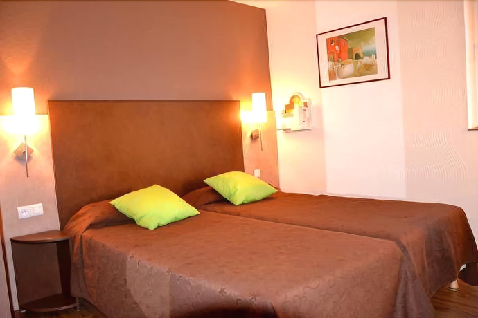 Imagen de la habitación del Hotel Le Pavillon De Rouen. Foto 2