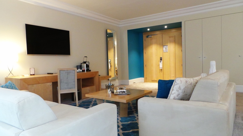 Imagen de la habitación del Hotel Le Pavillon, LA TOUR DE SALVAGNY. Foto 5