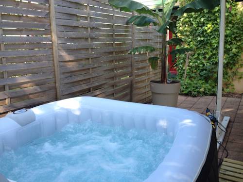 Imagen de la habitación del Hotel Le Pavillon, Le Cergne. Foto 5