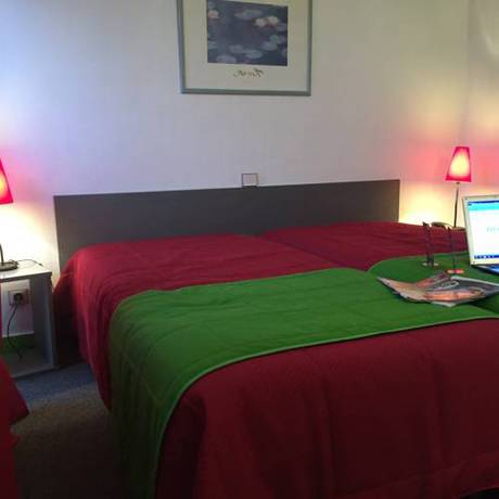 Imagen de la habitación del Hotel Le Pavillon, Le Cergne. Foto 7