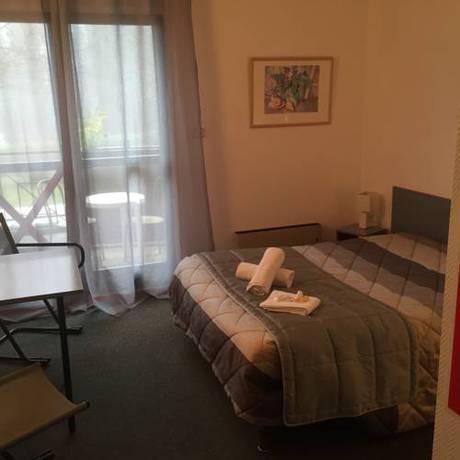 Imagen de la habitación del Hotel Le Pavillon, Le Cergne. Foto 11