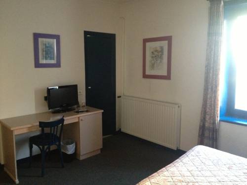 Imagen de la habitación del Hotel Le Pavillon, Le Cergne. Foto 12