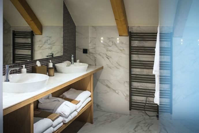 Imagen de la habitación del Hotel Le P&eacute;lican, Annecy. Foto 6