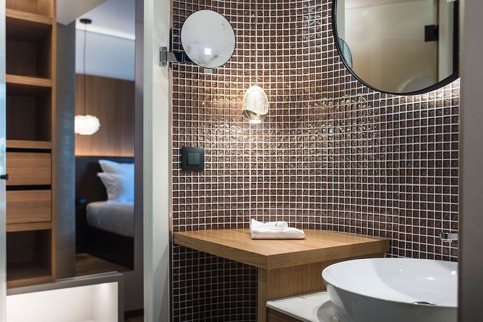 Imagen de la habitación del Hotel Le P&eacute;lican, Annecy. Foto 8