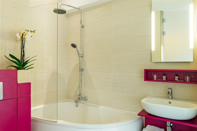 Imagen de la habitación del Hotel Le Père Léon. Foto 11