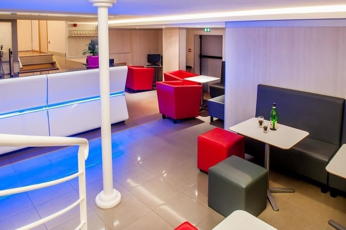 Imagen del bar/restaurante del Hotel Le Pelerin. Foto 9