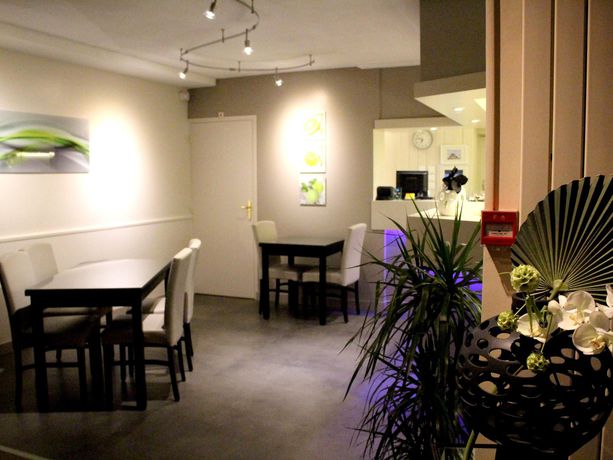 Imagen del bar/restaurante del Hotel Le Pelican, Vernantes. Foto 3