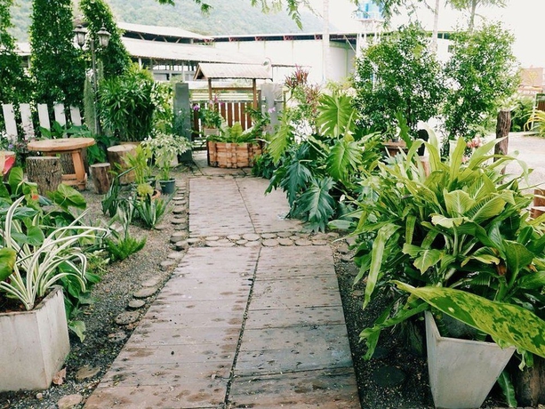 Imagen de los exteriores del Hotel Le Pes Villas. Foto 11