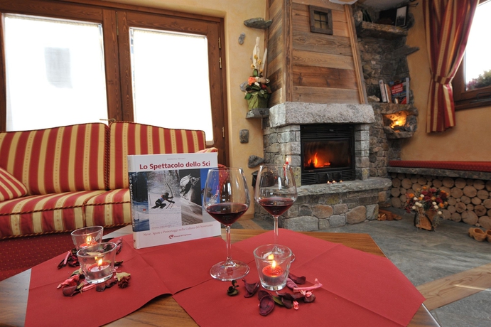 Imagen del bar/restaurante del Hotel Le Petit Abri. Foto 4