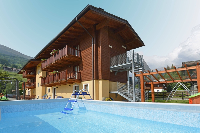 Imagen de la piscina del Hotel Le Petit Abri. Foto 10