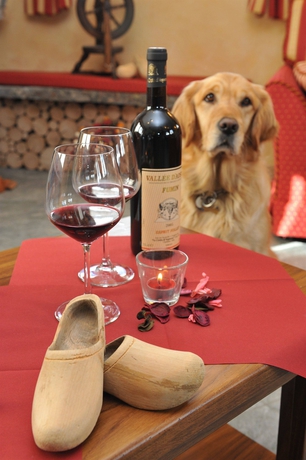 Imagen del bar/restaurante del Hotel Le Petit Abri. Foto 6