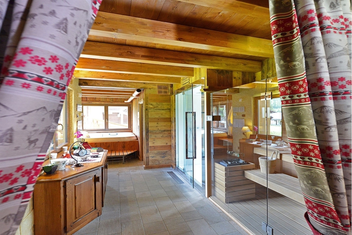 Imagen de la piscina del Hotel Le Petit Abri. Foto 12