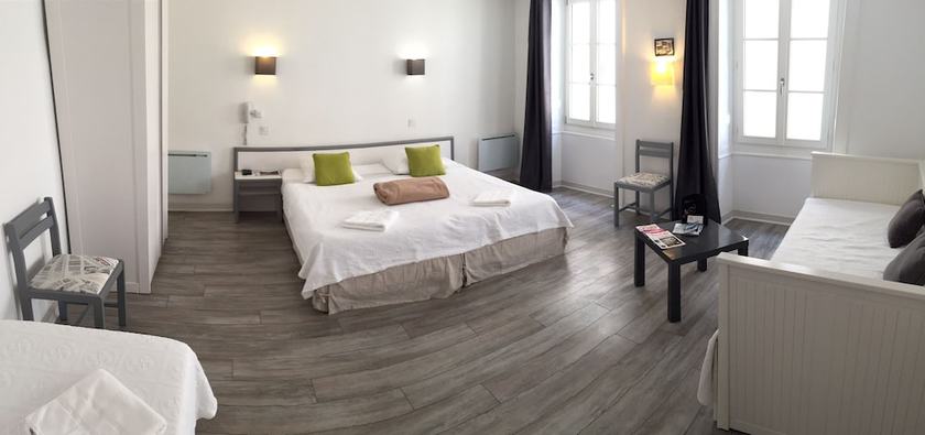 Imagen de la habitación del Hotel Le Petit, Biarritz. Foto 2