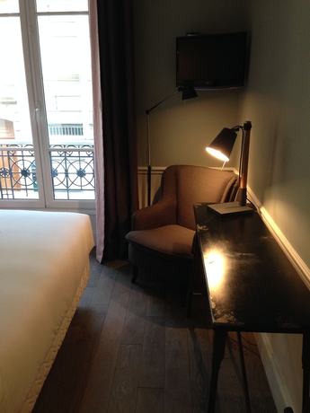 Imagen de la habitación del Hotel Le Petit Chomel. Foto 9