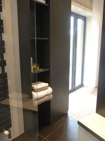 Imagen de la habitación del Hotel Le Petit Coq Aux Champs. Foto 16