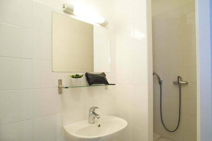 Imagen general del Hotel Le Petit Duquesne. Foto 3